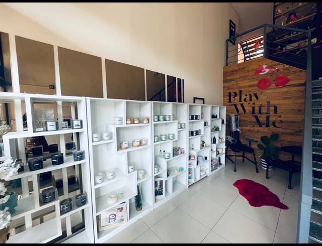 198M² RETAIL FOR SALE IN LONEHILL
